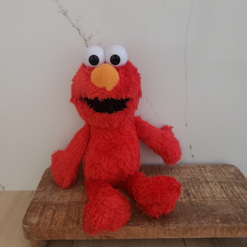 Sesame Street Giggling Elmo Plush 2016 Red Talking Soft Toy 16 Inch